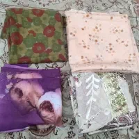 تعدادی پارچه لباسی ارزان  به فروش میرسد