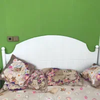 تخت دو نفره و میز آرایش و پاتختی