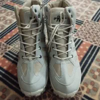 پوتین|کیف، کفش، کمربند|کنگاور, |دیوار