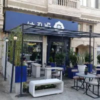 به یک نفر نیروی کار ماهر نیمه ماهر