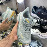 کفش هوکا خارجی