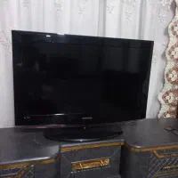 تلویزیون 32 اینچ سامسونگ سالم با کارتن و پایه