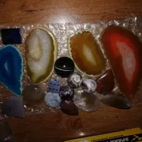 نگین و گردن آویز عقیق