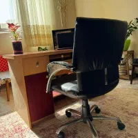 میز کامپیوتر ۱۳۰×۶۰ با صندلی ارگونومیک|میز تحریر و کامپیوتر|شاهینشهر, خانه کارگر|دیوار