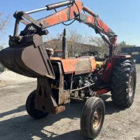 تراکتور فرکوسن بیل بکهو اطلس با پلاک مدل ۱۳۶۳