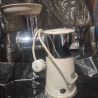 چرخ گوشت قدیمی وآنتیک|کلکسیون اشیاء عتیقه|کرمان, |دیوار