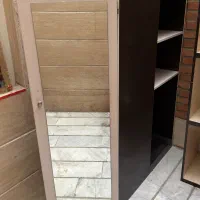 کمد کوچک با آینه و شلف