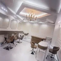 ناخن کار و مژه کار