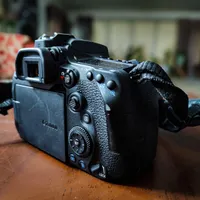 دوربین Canon 90D در حد نو