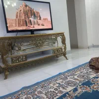 یک عدد میز تلوزیون سالم|میز تلویزیون|رباط‌کریم, رباط‌کریم|دیوار