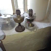 2عدد لمپا قدیمی اصل هردو قدمت60سال