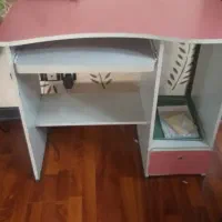 میز کامپیوتر درحد نو