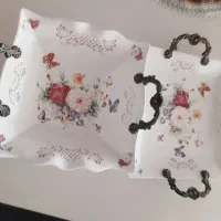 شیرینی خوری و میوه خوری