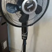 ۳عدد پنکه ایستاده یک عددش آک