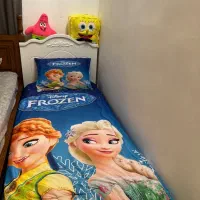 سرویس چوب شامل تخت و کمد ویترین