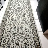 کنار فرش ۴متر رنگ کرم کاملانو بدون آسیب و زدگی|فرش|شیراز, ابیوردی|دیوار