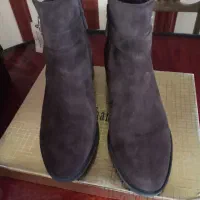 بوت ونیم بوت وکفش|کیف، کفش، کمربند|نور, |دیوار