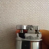 فندک ژاپنی قدیمی|کلکسیون اشیاء عتیقه|تهران, هلال احمر|دیوار