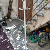 چوب لباسی ایستاده
