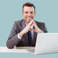 همکار آقا مسلط به کامپیوتر