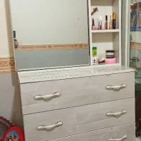 میز آرایش و جا لباسی