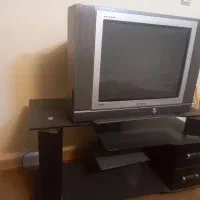فروش یک عددتلوزیون ۲۱سامسونگ ومیز زیرش