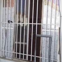 درب حال و دو درب پنجره با شیشه