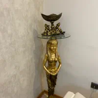 مجسمه زن مصری