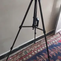 سه پایه عکاسی به همراه کیف