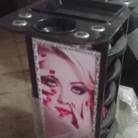 تجهیزات ارایشگاه|آرایشگاه و سالن‌های زیبایی|سمنان, |دیوار