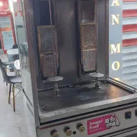 یک دستگاه دونر کباب ترکی فروشی