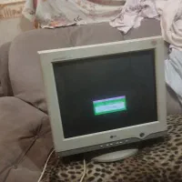 مانیتور کامپیوتر قدیمی سالم و کار کن