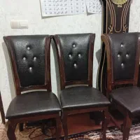 میز غذا خوری و ساعت ایستاده کاملا نو