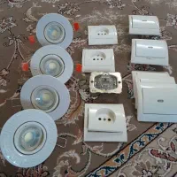 ۳ عدد کلید برق ۳عدد پریز ۴ عدد لامپ هالوژن|لامپ و چراغ|تهران, شهرک ولیعصر جنوبی|دیوار