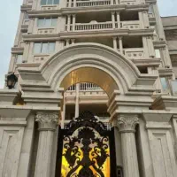 فروش-آپارتمان-لوکس-در-عمارت-رامبد-دهکده-شمالی