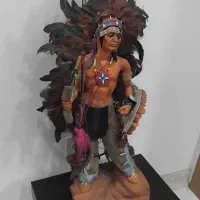 مجسمه قدیمی سرخپوست