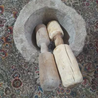 هاوند سنگیه قدیمیه بزرگ|کلکسیون اشیاء عتیقه|اردکان, |دیوار