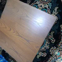 میز جلو مبلغی با چهارتا عسلی چوب