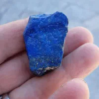 سنگ لاجورباذرات زردبه شرطت سختی ۱۳|جواهرات|بروجرد, |دیوار