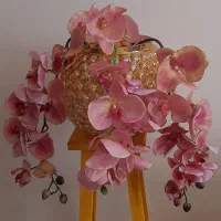 گلدان شیشه ای و بلوری