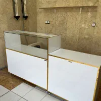 ویترین و میز پیشخوان