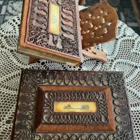 قران چرمی طلاکوبی زیبا همراه با رحل چوبی