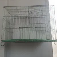 دوتا قفس پرنده با سایز متفاوت