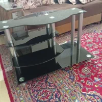 میز زیر تلویزیون