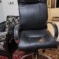 صندلی مدیریتی کاملا سالم