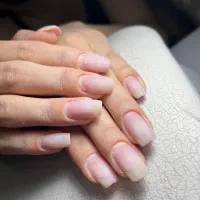 کاشت و ترمیم ناخن رایگان|خدمات آرایشگری و زیبایی|شاهینشهر, ۹ دی|دیوار