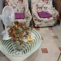 نیم ست راحتی زیبا و میز گرد سه بعدی