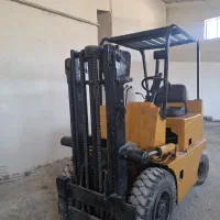 لیفتراک دو و نیم تن کوماتسو
