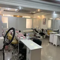 استخدام و اجاره ناخنکار و رنگ کارودستیار آموزشی|استخدام درمانی، زیبایی، بهداشتی|تهران, پونک|دیوار