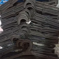 تعدادی رگال لباس|کتابخانه، شلف، قفسه‌های دیواری|اردبیل, |دیوار